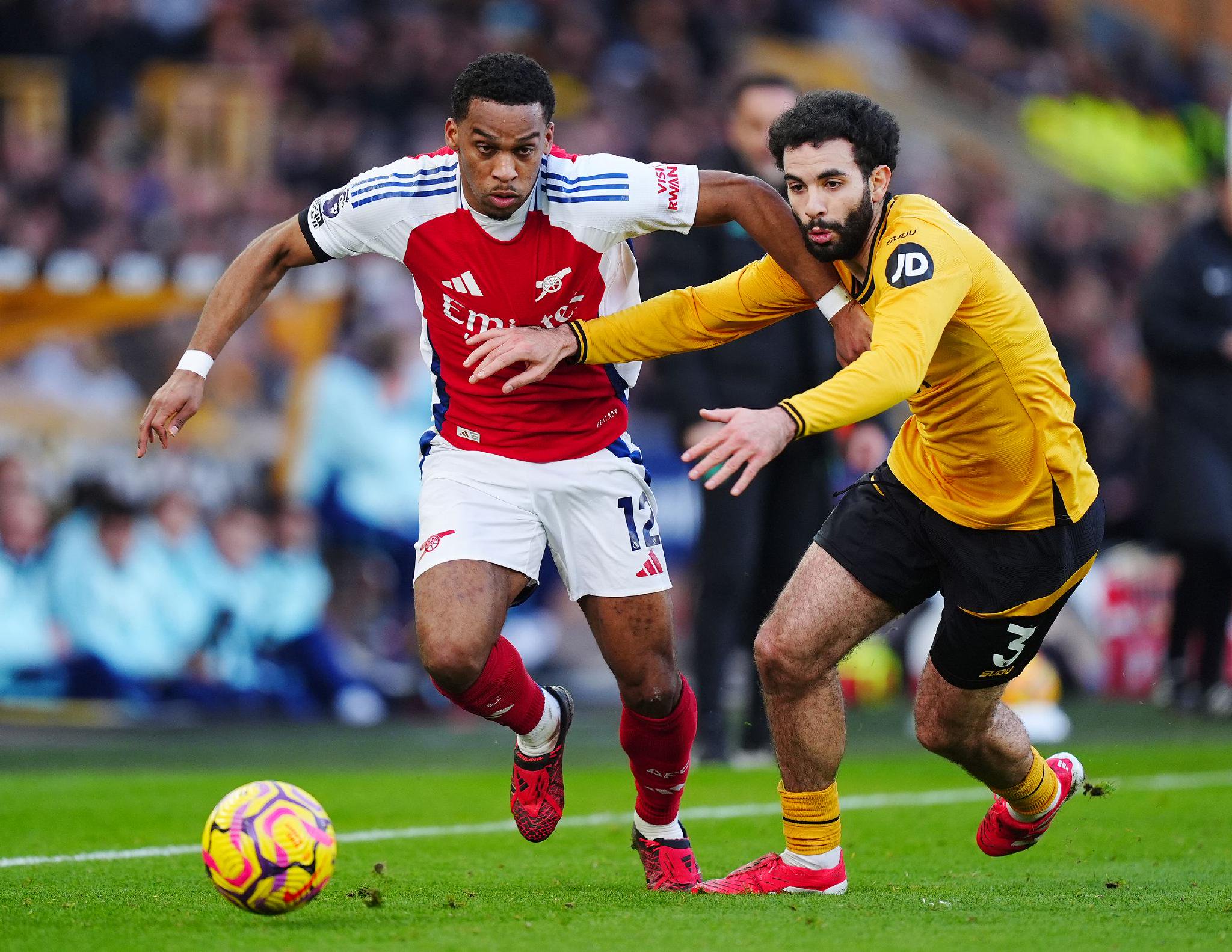 阿森纳主场战胜对手,球队士气高涨 阿森纳主场战胜对手,球队士气高涨