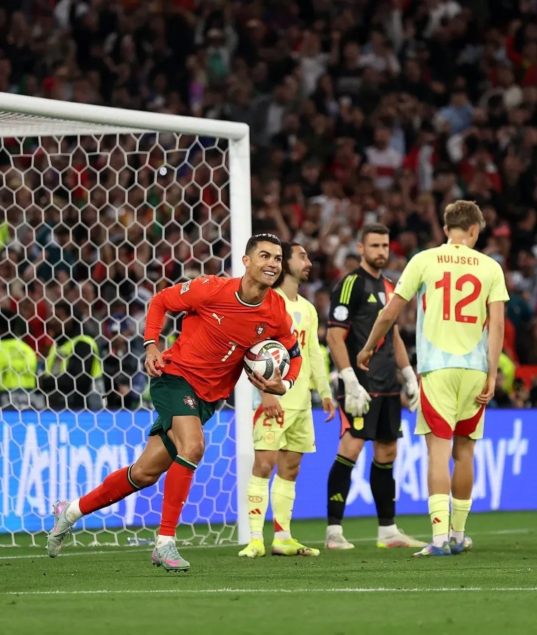 西班牙圈粉!晋级欧锦赛决赛铺垫更动心的简单介绍 西班牙圈粉!晋级欧锦赛决赛铺垫更动心的简单介绍