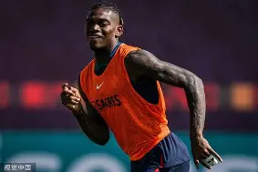 包含葡萄牙队面临困境,教练寻找突破口的词条 包含葡萄牙队面临困境,教练寻找突破口的词条